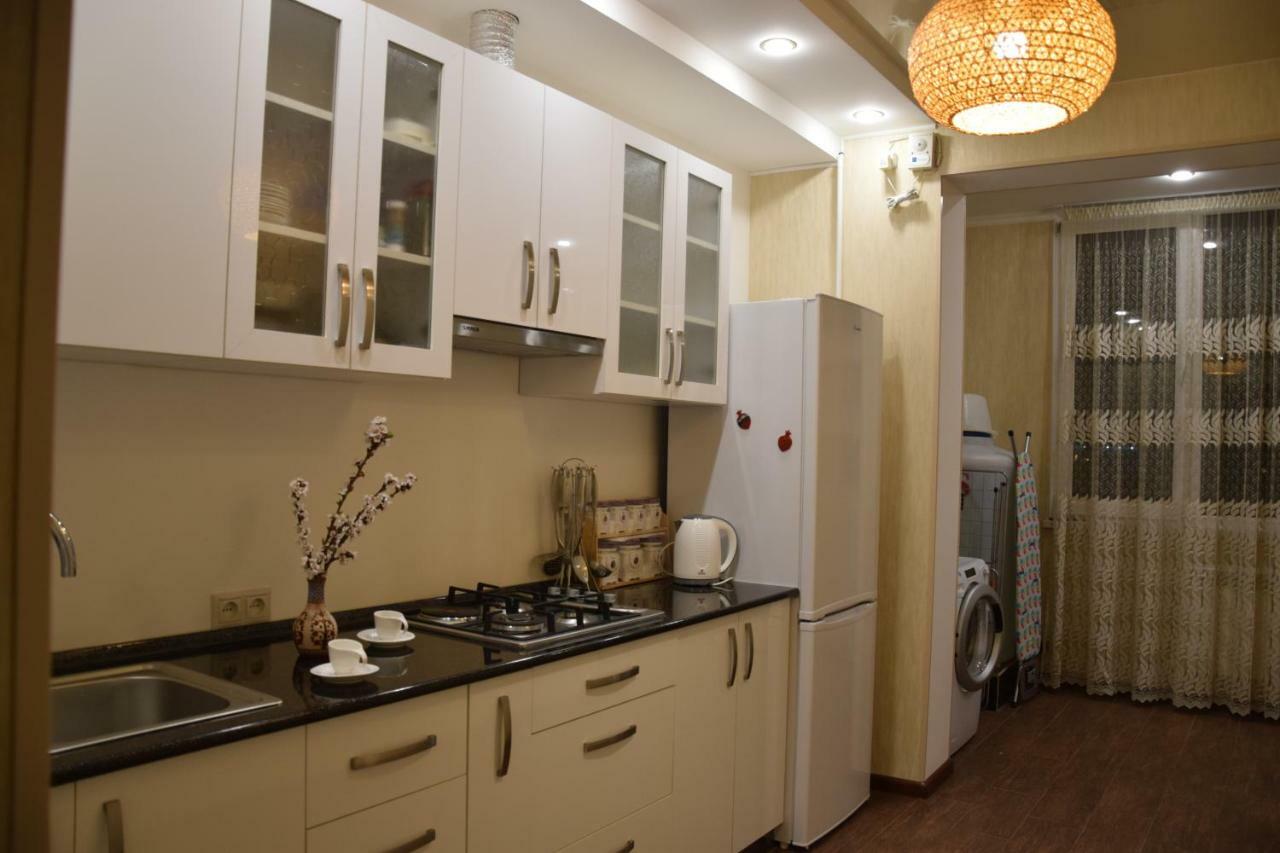Massiv Apt Єреван Екстер'єр фото